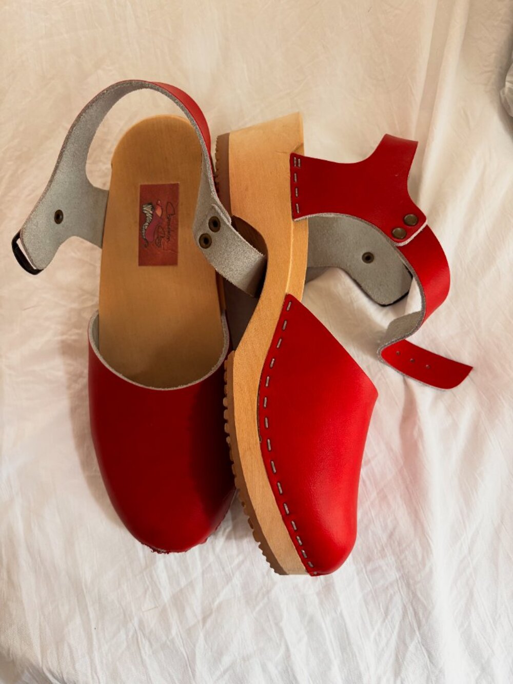 ChameleonClogs red leather 8.5